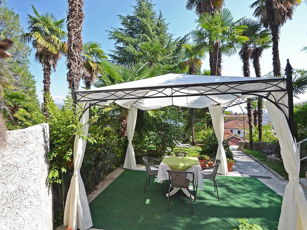 Nice Home In Opatija With Kitchen Rom bilde